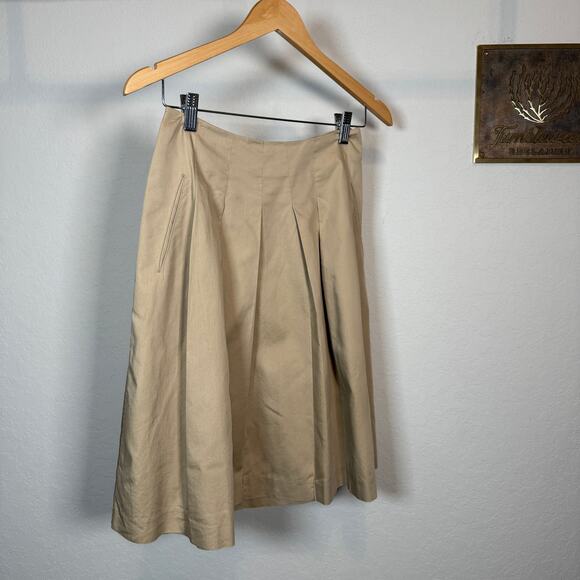 Banana Republic Dresses & Skirts - Women's‎ Banana Republic Tan Pleated with Pockets Knee Length Skirt Size 0